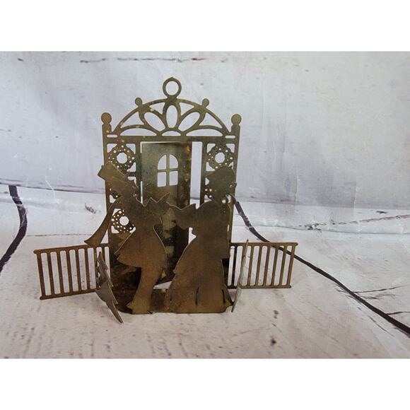 Vintage Danbury Mint 1984 Gold Christmas Ornament 3D Caroling Carolers at Door - Picture 1 of 7